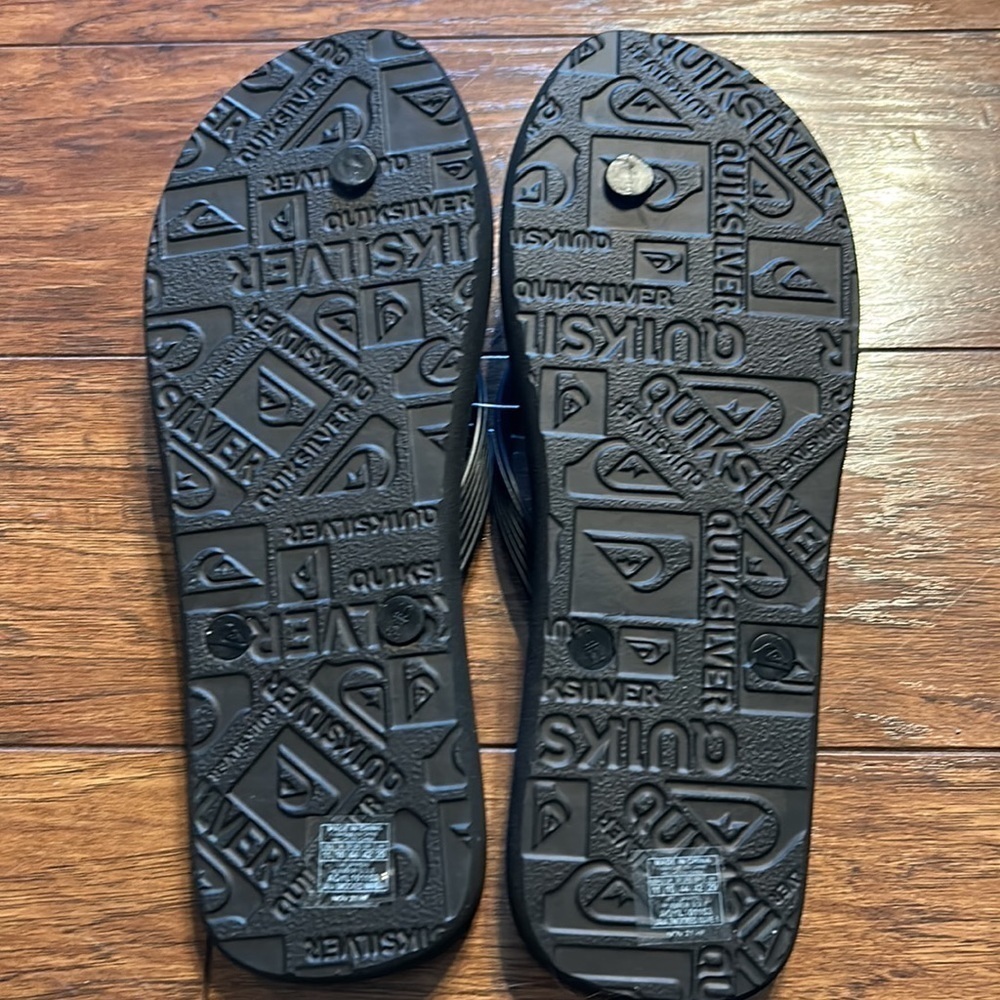 Quicksilver Mens Flip Flops Gray Black Java Smocked Wave NWT - Picture 5 of 8